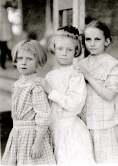 Hattie Clair, Winnie, and Addie Grey Woolsey. Courtesy of Betty Sue Brown Hattie Clair, Winnie, and Addie Grey Woolsey. Courtesy of Betty Sue Brown