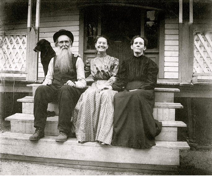 Juan Fernandez, Alice, and Miriam McLean. From the Linda Blum-Barton Collection Juan Fernandez, Alice, and Miriam McLean. From the Linda Blum-Barton Collection